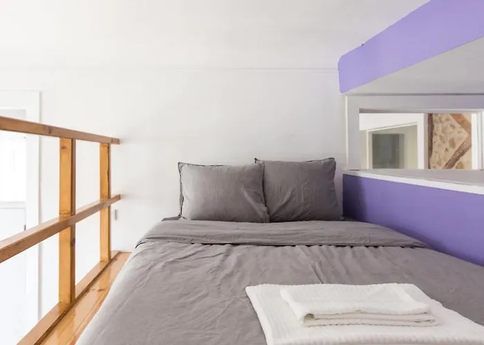 Beautiful 2Br High Ceiling/50M From Timeout Market