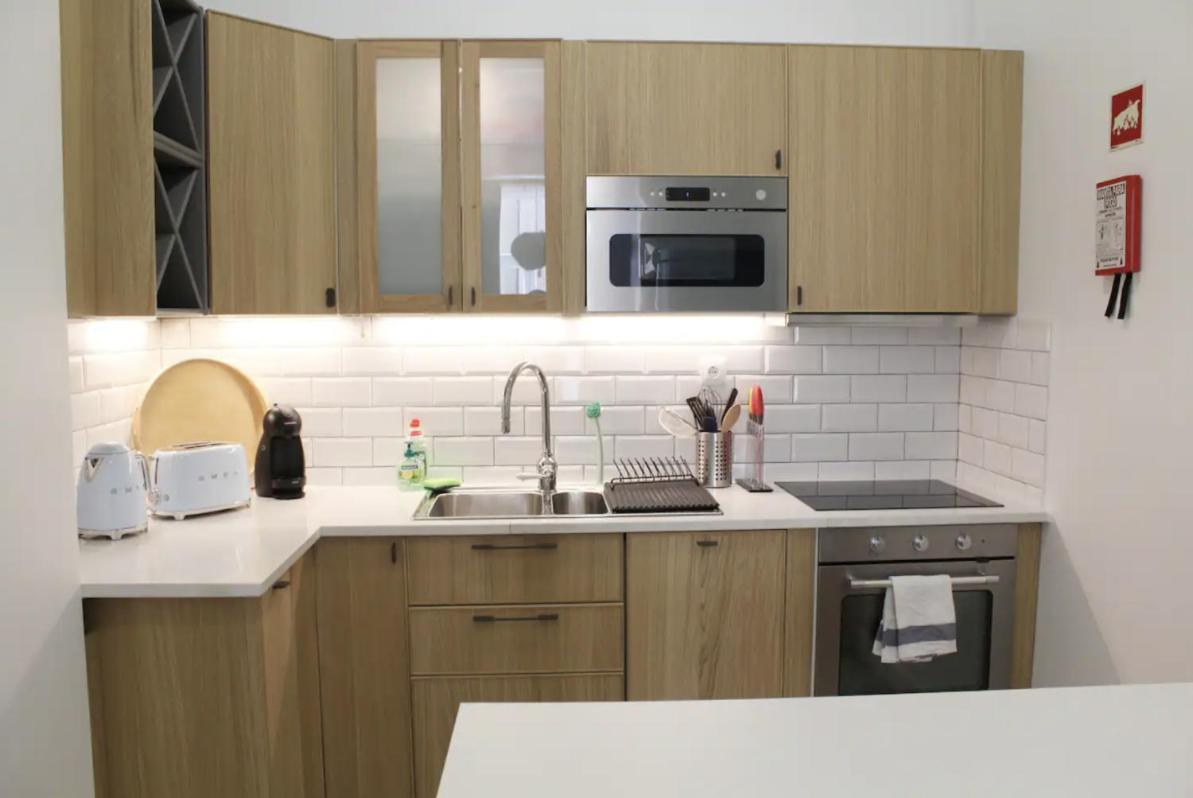 Beautiful 2br High Ceiling/50m From Timeout Market * Lissabon